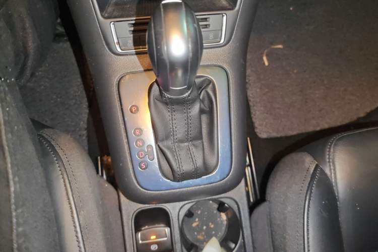 Used Volkswagen Tiguan 2015 1.8TSI Automatic Two-Wheel Drive Comfort Edition Gear Lever