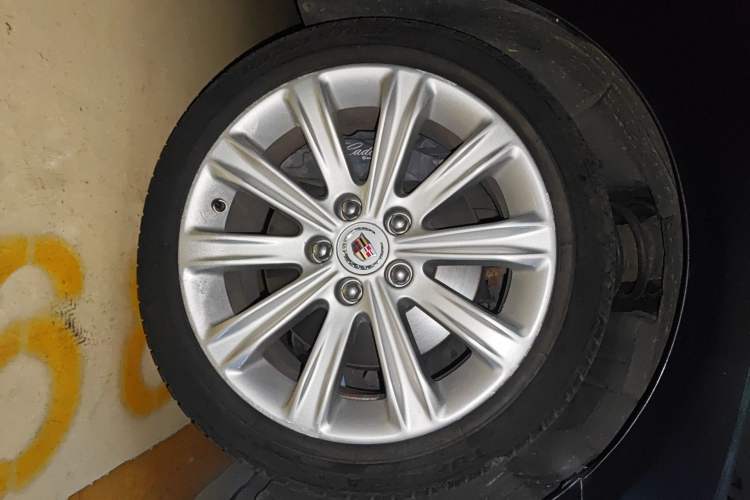 Used Cadillac ATS-L 2014 25T Fashion Edition Right Front Wheel Hub