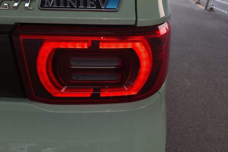 Used Wuling Hongguang MINIEV 2021 Macaron Fashion Model Lithium Iron Phosphate
