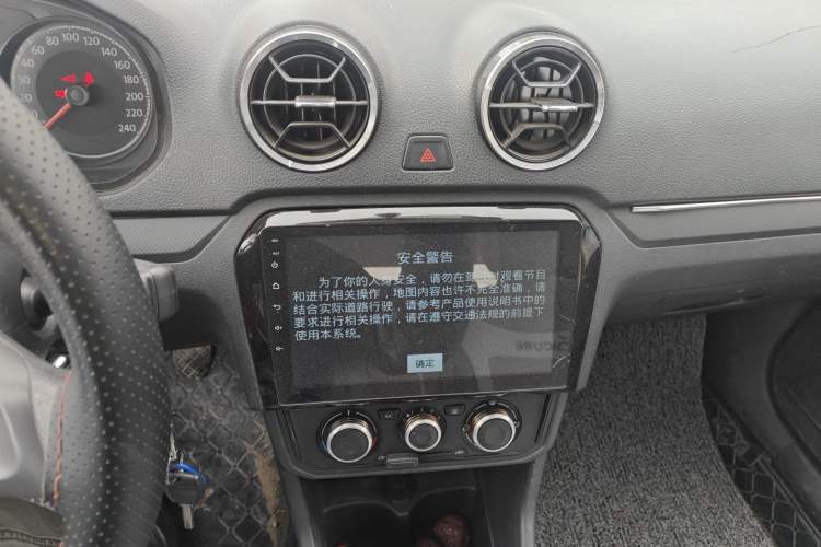 Used Volkswagen Jetta 2017 1.5L Manual Fashion Edition
