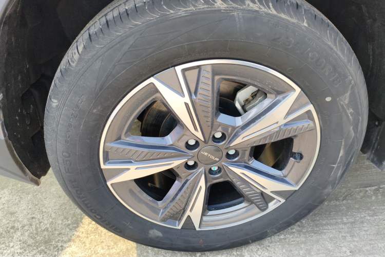 Used JETOUR Dashing 2023 1.5T DCT Starlight Shine Pro Edition Right Rear Wheel Hub