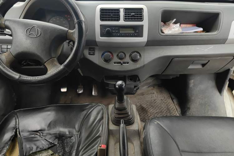 Used CHANGAN KAICHENG Xingguang 4500 2012 1.3L Base Version 4G13S1 Center Console