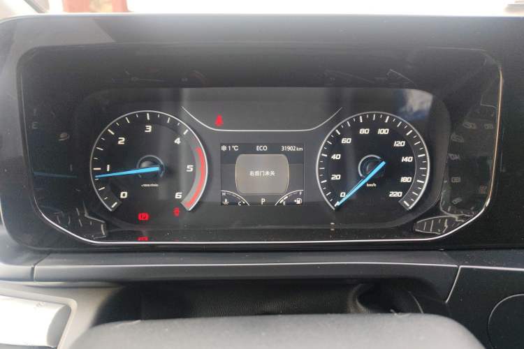 Used Ford Transit 2023 2.0T Diesel Automatic Commercial & Travel Model Mid-axle Medium Roof 7/8/9-Seater Odometer Close Up