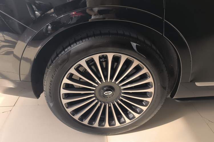 Used Hima AITO M9 2024 Range-Extended Ultra Version 52 kWh 6-Seater Model Right Rear Wheel Hub