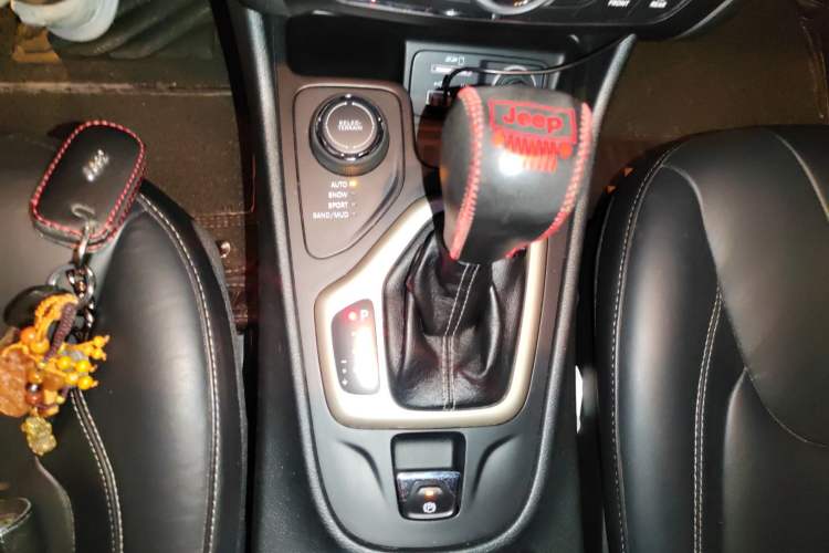 Used Jeep Cherokee 2014 2.4L Luxury Edition
