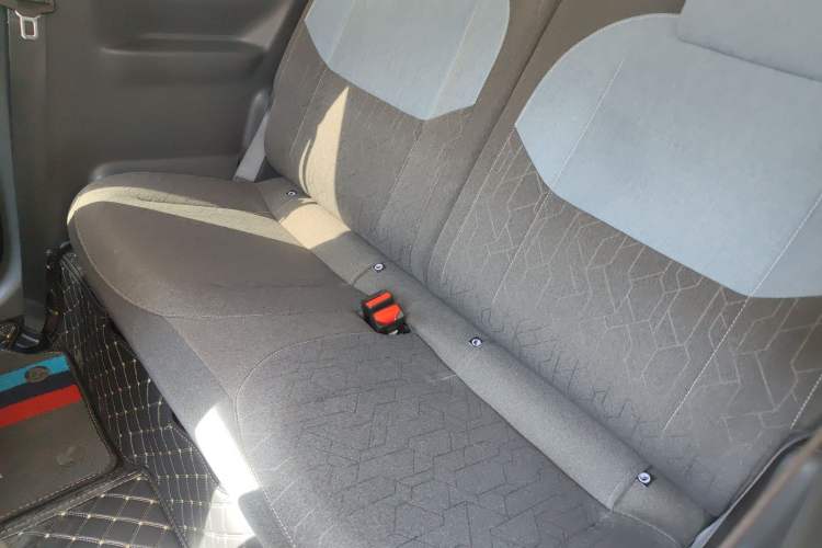 Used Geely Galaxy Panda 2024 Panda Mini 200km Endurance Bear Left Rear Seat