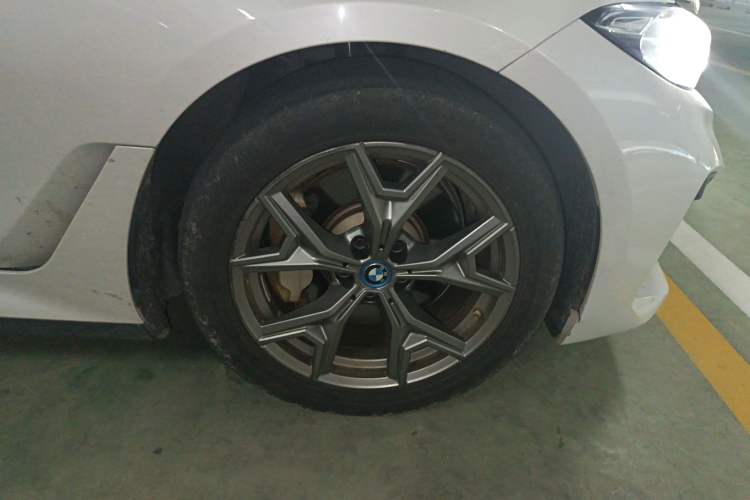 Used BMW i3 2022 eDrive 35 L Right Front Wheel Hub