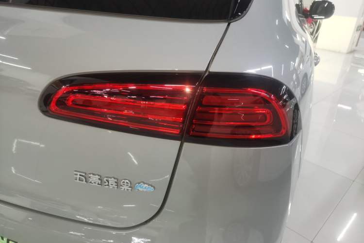 Used Wuling Bingo PLUS 2024 330 km Range Five-Seater Version