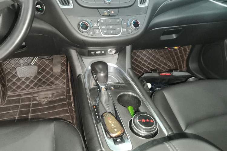 Used Chevrolet Malibu XL 2021 535T Automatic Sport Edition Gear Lever