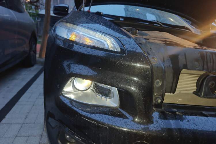 Used Jeep Cherokee 2017 2.0L Superior Edition
