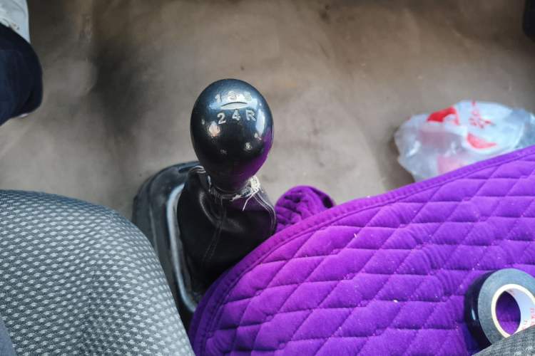 Used JAC Group Refine 2011 2.0L Shuttle Gasoline Standard Edition HFC4GA3 Gear Lever