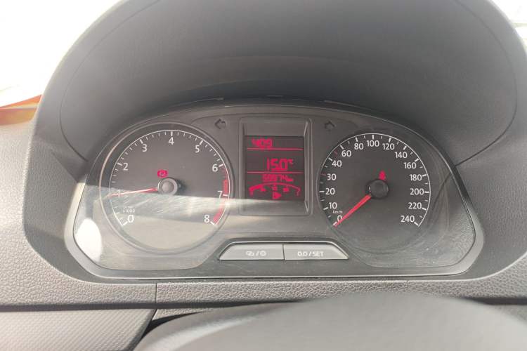 Used Volkswagen Jetta 2015 Zhuihui Edition 1.4L Manual Fashion Model
