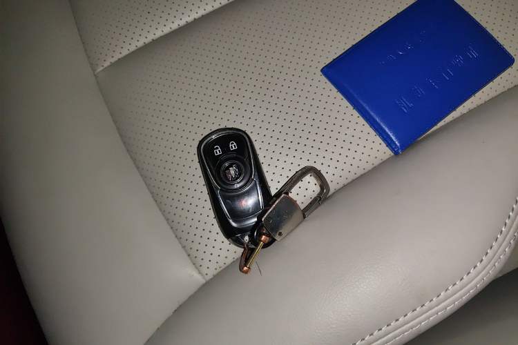 Used Buick GL8 2022 Land Cruiser Executive Class 652T Comfort Model