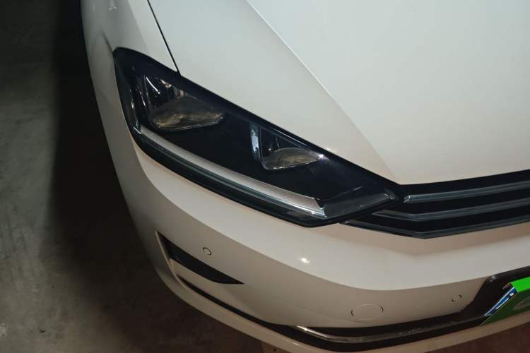 Used Volkswagen Golf Sportsvan 2016 230TSI Automatic Trend Edition Right Front Headlight