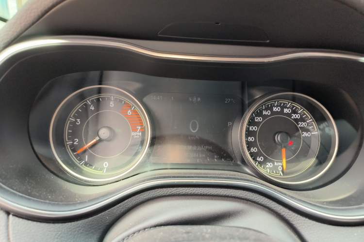 Used Jeep Cherokee 2019 2.0T Two-Wheel Drive Smart Enjoyment Version China VI Instrument Cluster