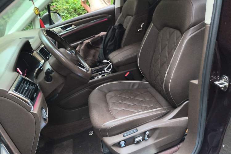 Used Volkswagen Viloran 2020 380TSI Prestige Edition Left Front Seat