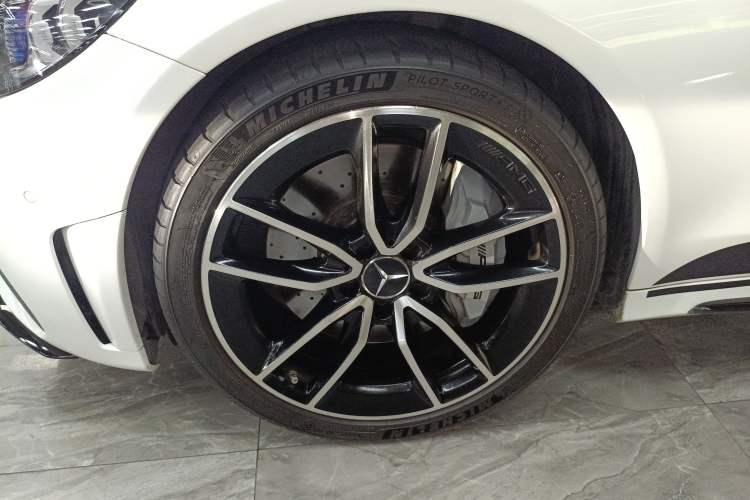 Used Mercedes-Benz C-Class AMG 2019 AMG C 43 4MATIC Left Front Wheel Hub