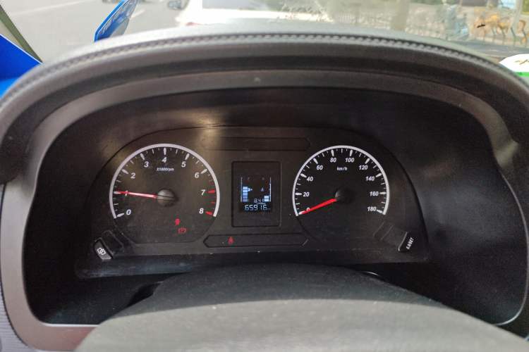 Used FORTHING Lingzhi 2023 M5L 1.6L Base Model 7 Seats Instrument Cluster