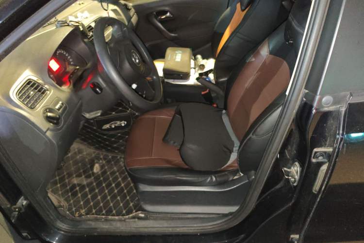 Used Volkswagen Polo 2011 1.4L Manual ZhiLe Edition Left Front Seat