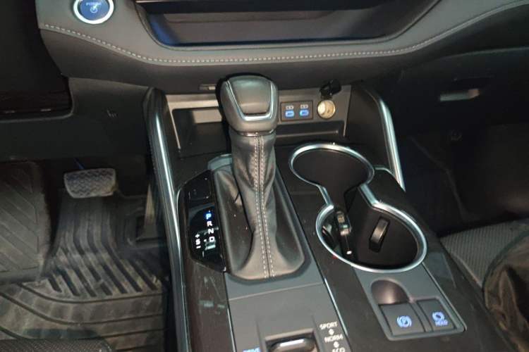 Used Toyota Crown Kluger 2022 2.5L HEV Four-Wheel Drive Flagship Edition Gear Lever