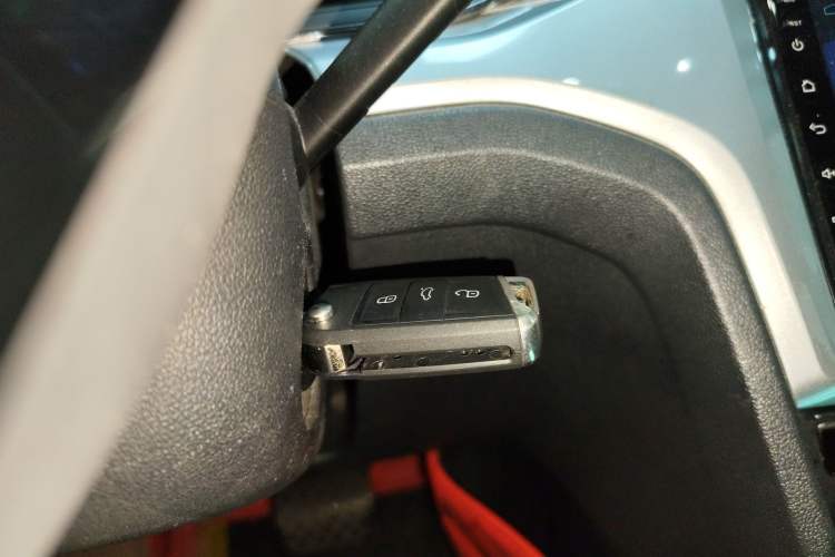 Used Volkswagen Lamando 2019 230TSI DSG Fashion Edition China V Standard Vehicle Key