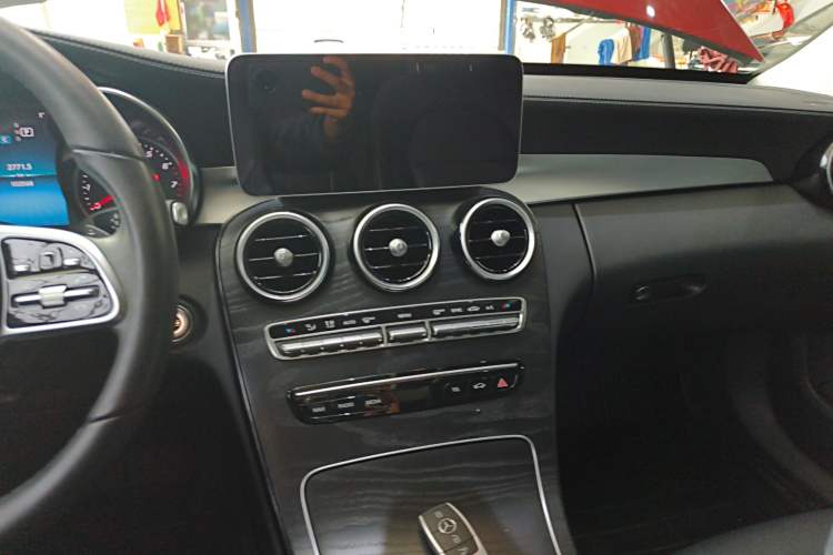 Used Mercedes-Benz C-Class 2019 C 260 L Sport Edition Audio And AC Panel