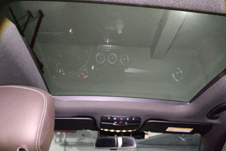 Used Mercedes-Benz GLC 2017 GLC 260 4MATIC Luxury Model