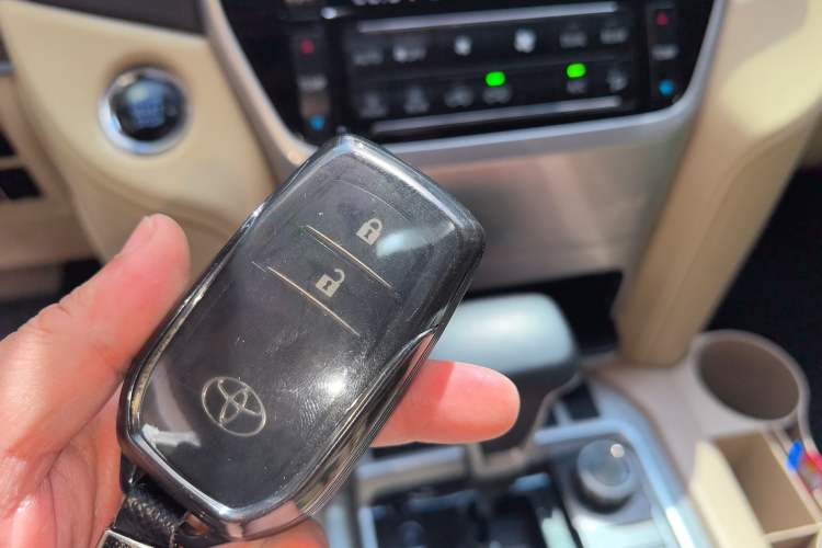 Used Toyota Land Cruiser 
