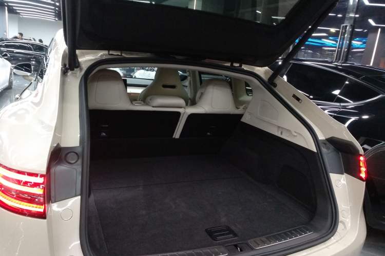 Used Hima Luxeed R7 2025 Range-Extended Version 251 km Max
