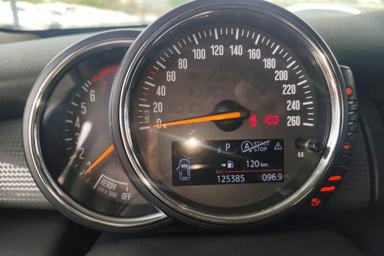 Used MINI 2014 1.5T COOPER Fun
