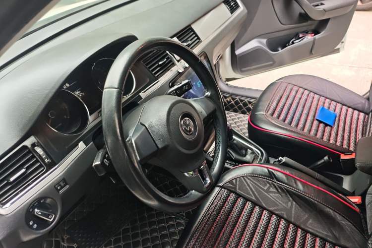 Used Volkswagen Bora 2015 Qihui Edition 1.6L Automatic Fashion Model
