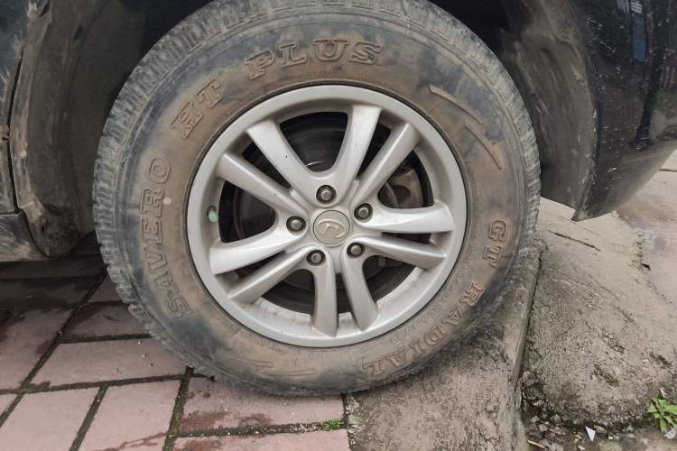 Used Huatai Boliger 2014 2.0T Manual Two-Wheel Drive Smart & Quiet Edition Right Front Wheel Hub