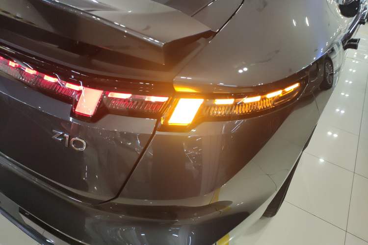 Used Lynk & Co Z10 2025 95 kWh 766 km Range Rear-Wheel Drive Max