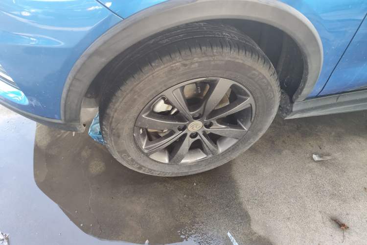 Used BYD Yuan New Energy 2018 EV360 Smart Connect Cool Edition Left Front Wheel Hub