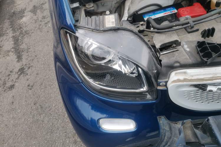 Used smart fortwo 2019 0.9T 66kW Hardtop Wind Power Edition China VI Right Front Headlight