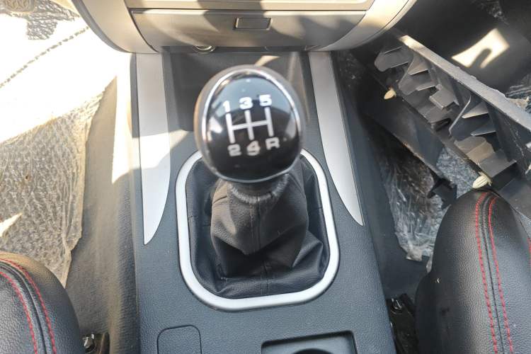 Used Foton Tunland 2017 2.4L E3 Gasoline Two-Wheel Drive Extended Comfort Version 4G69S4M