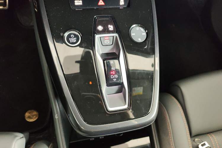 Used Audi Q4 e-tron 2024 40 e-tron Boundary Edition Gear Lever