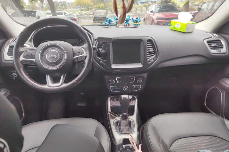 Used Jeep Compass 2017 200T Automatic Family Edition
