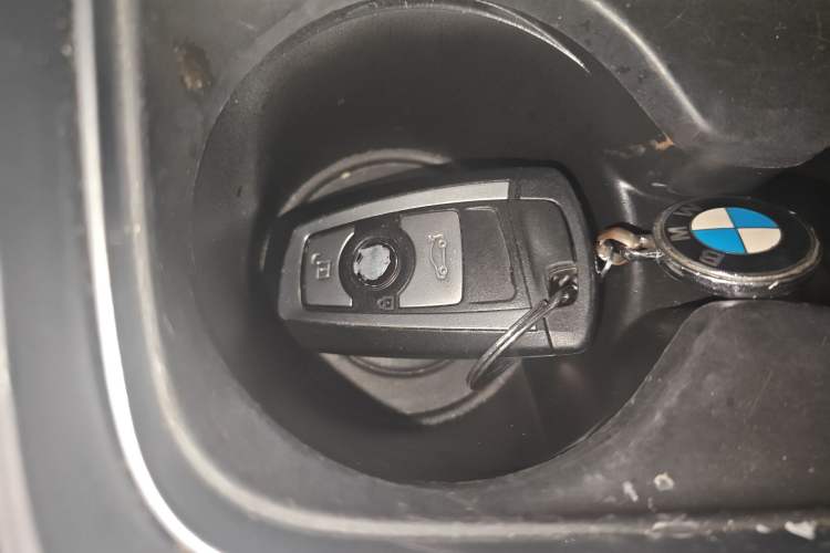 Used BMW 3 Series 2014 320Li Luxury Design Package
