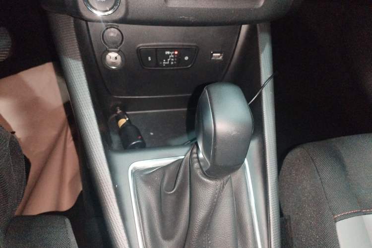 Used Citroen C4 AIRCROSS Yunyi 2018 230THP Automatic Internet E-Zhi Edition Gear Lever