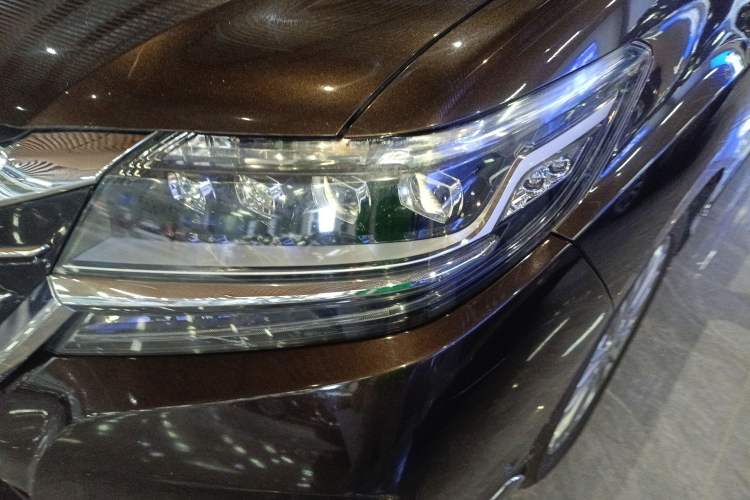 Used Honda Elysion 2016 2.4L Luxury Edition
