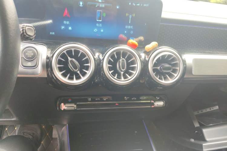 Used Mercedes-Benz GLB 2024-Year Restyled GLB 200 Dynamic Edition Audio And AC Panel