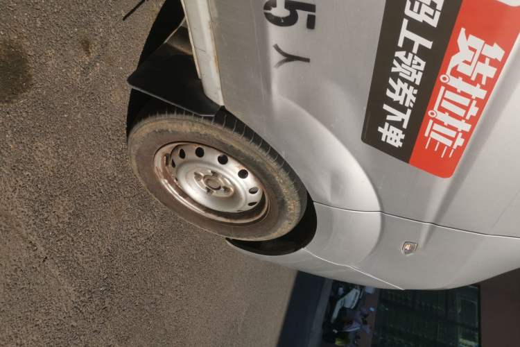 Used Jinbei Hiace X30 2013 1.3L Standard Version Right Front Wheel Hub