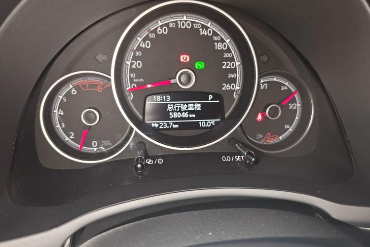 Used Volkswagen Beetle 2018 180TSI Shangle Model Odometer Close Up