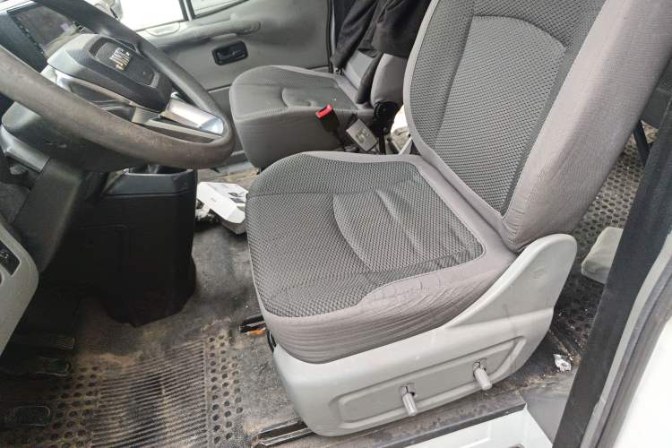 Used JMC Transit 2017 2.8T Commercial Version Long Wheelbase Mid-Roof 6/7/8-Seater JX493