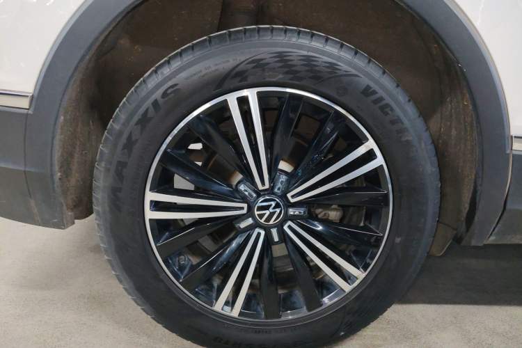 Used Volkswagen Tiguan L 2021 330TSI Automatic Two-Wheel Drive Smart Edition
