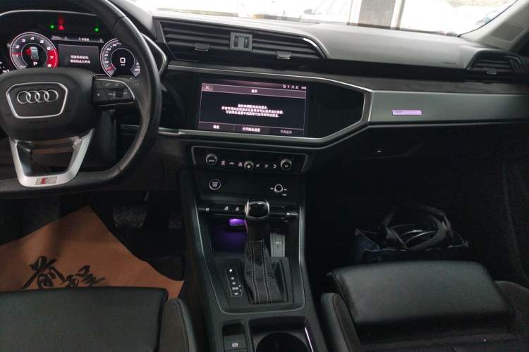 Used Audi Q3 2022 40 TFSI Fashion Dynamic Model
