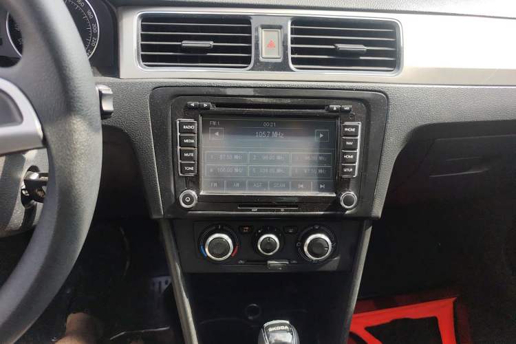 Used Skoda Rapid Spaceback 2014 1.6L Automatic Enjoyment Edition
