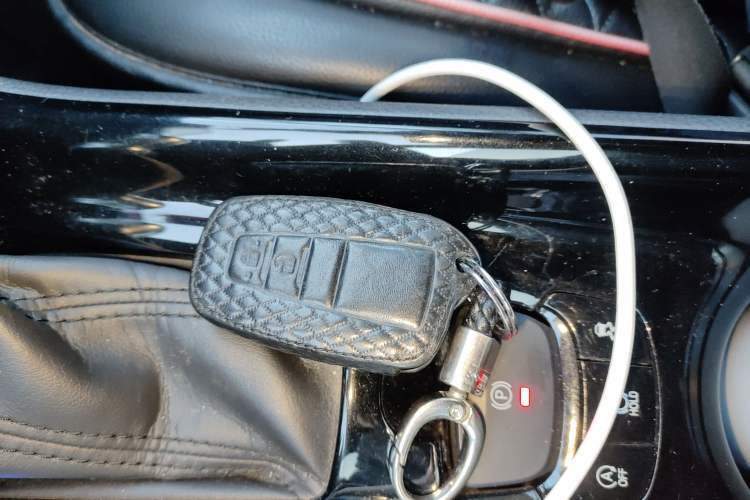 Used Toyota IZOA 2018 2.0L Yichi Version China VI Standard
