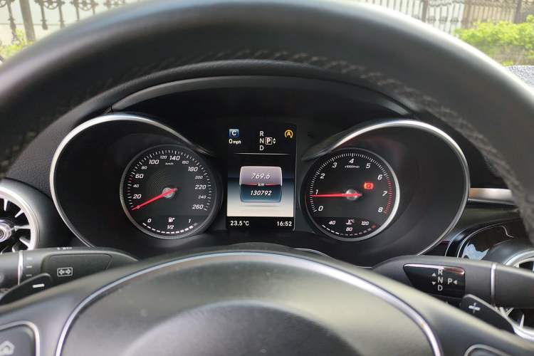 Used Mercedes-Benz C-Class 2015 C 200 L 4MATIC Odometer Close Up